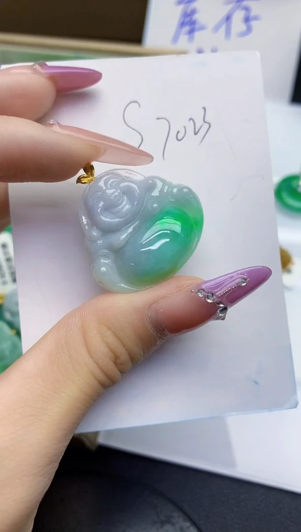 翡翠18K金镶嵌颈饰缅甸天然翡翠A货