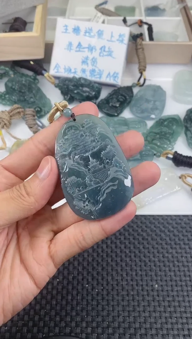 翡翠未镶嵌颈饰