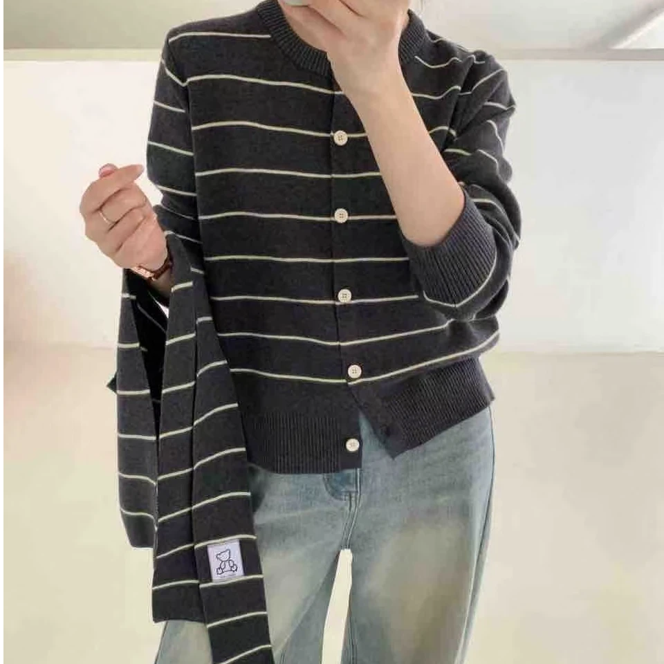 【静姐家】79030韩版时尚条纹围巾潮流百搭女针织毛衣开衫上衣外套