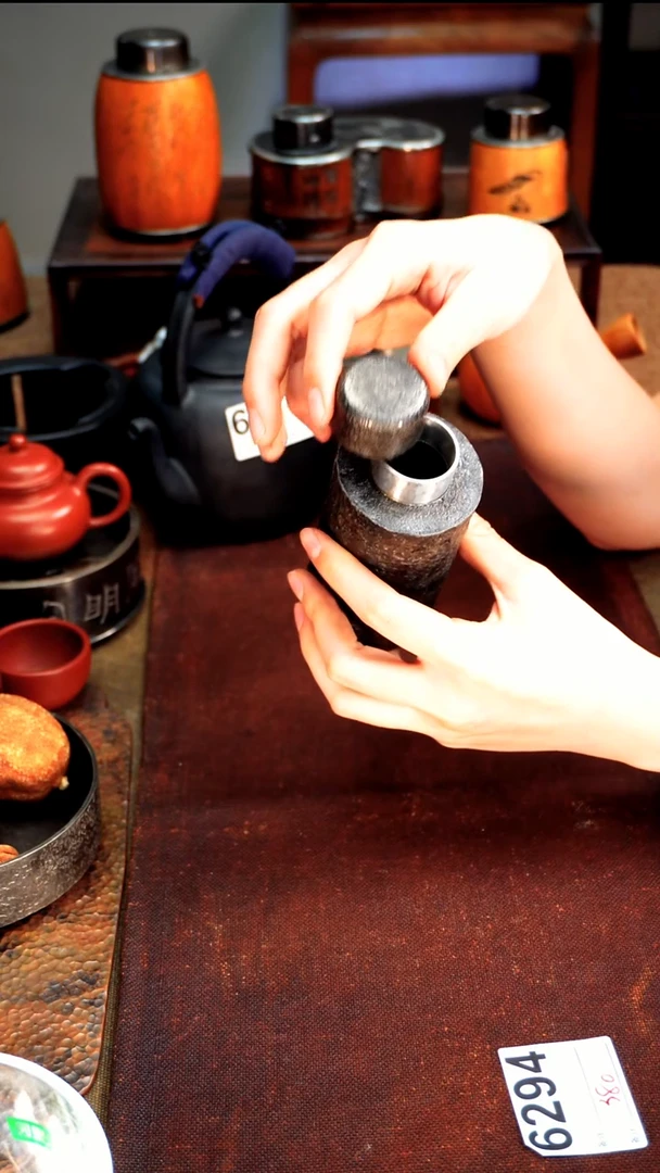 6425纯锡茶叶罐 12.5*5.5