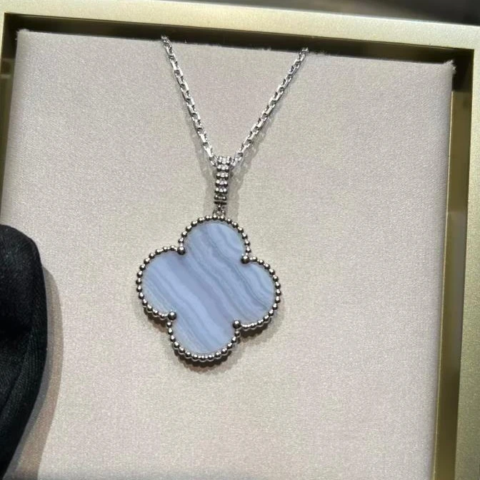 未使用 梵克雅宝 小花6枫18K白金 紫 白金 大花 毛衣链 24年