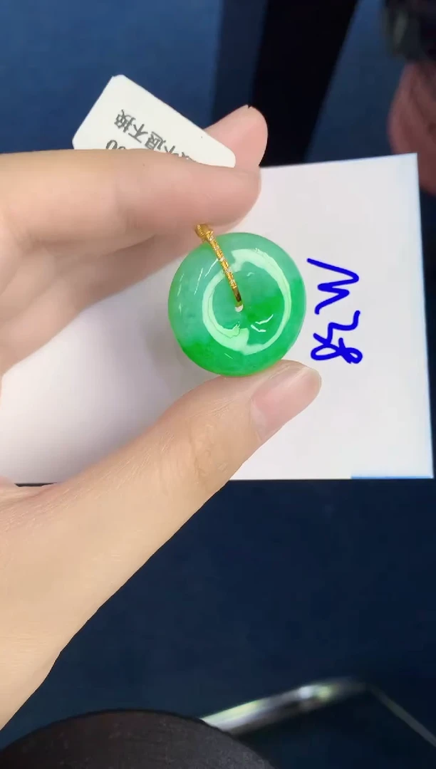 翡翠18K金镶嵌颈饰天然翡翠緬甸A貨