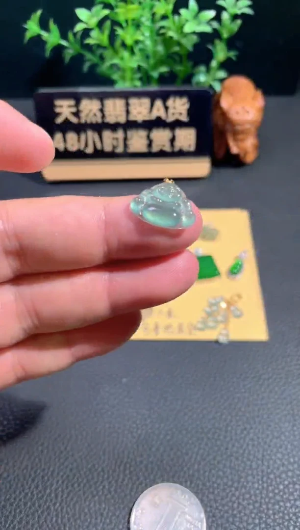 颈饰18K金镶嵌翡翠翡翠