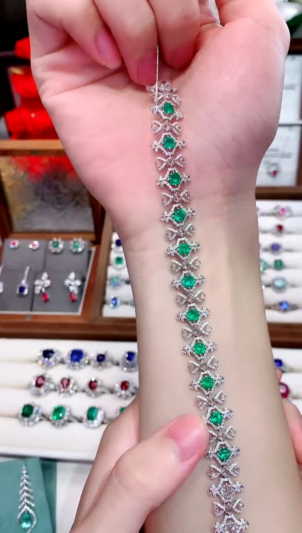 18K金镶嵌手链祖母绿2.76ct/天然宝石/七天无理由