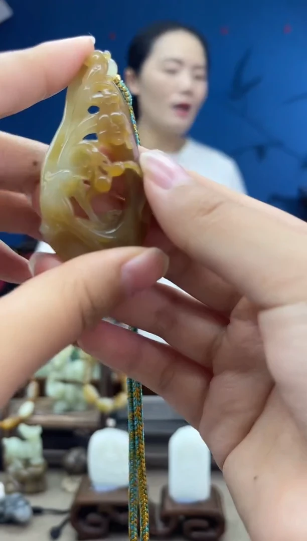 和田玉未镶嵌颈饰1