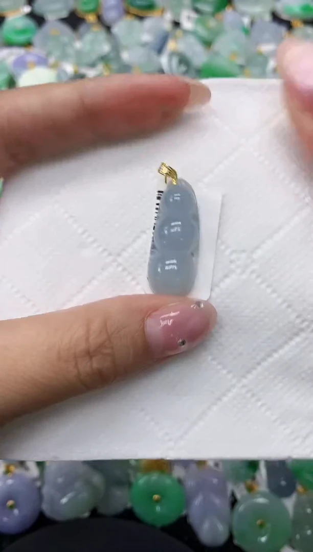 翡翠18K金镶嵌颈饰11111111111