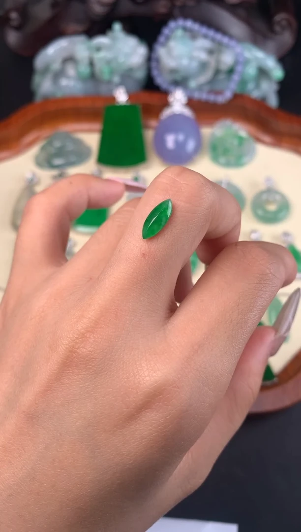 定制翡翠未镶嵌裸石（定制镶嵌）