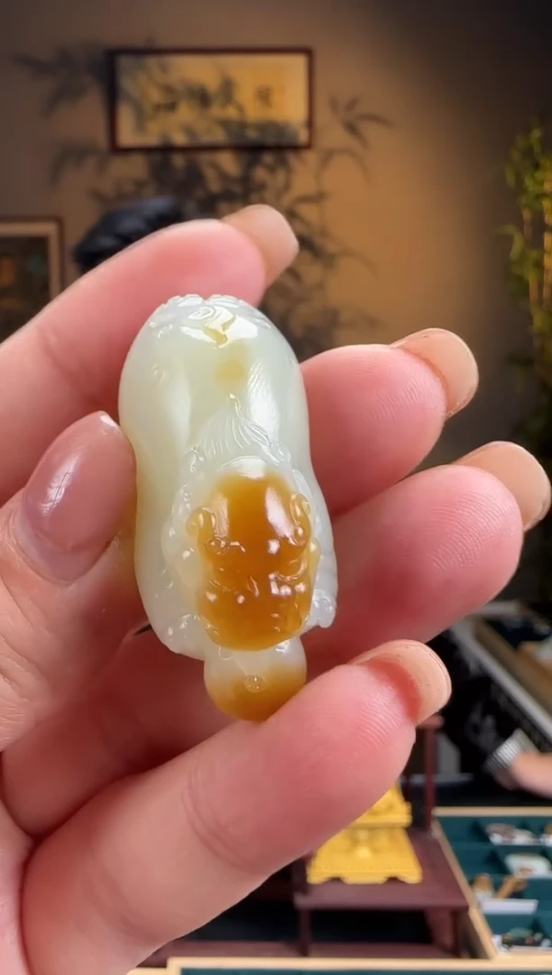 未镶嵌和田玉挂件糖白肉俏色送宝小狮子g54
