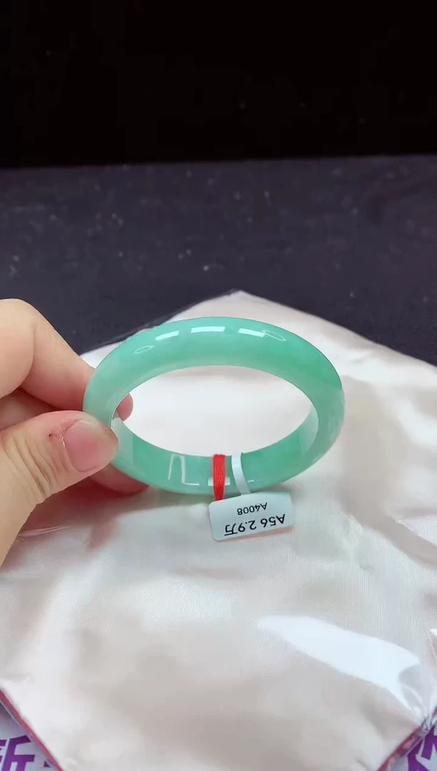 【闪购商品】翡翠手镯未镶嵌镯子56+