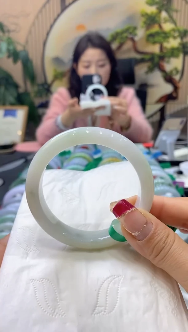 【闪购商品】翡翠手镯未镶嵌99905688