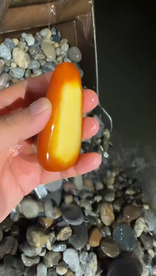 未镶嵌和田玉（糖玉）挂件1