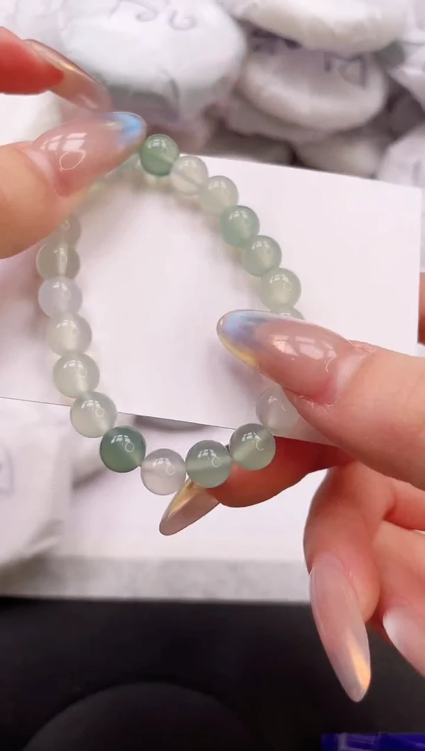 【闪购商品】石英质玉手镯未镶嵌新款绿色手链SL66随机发