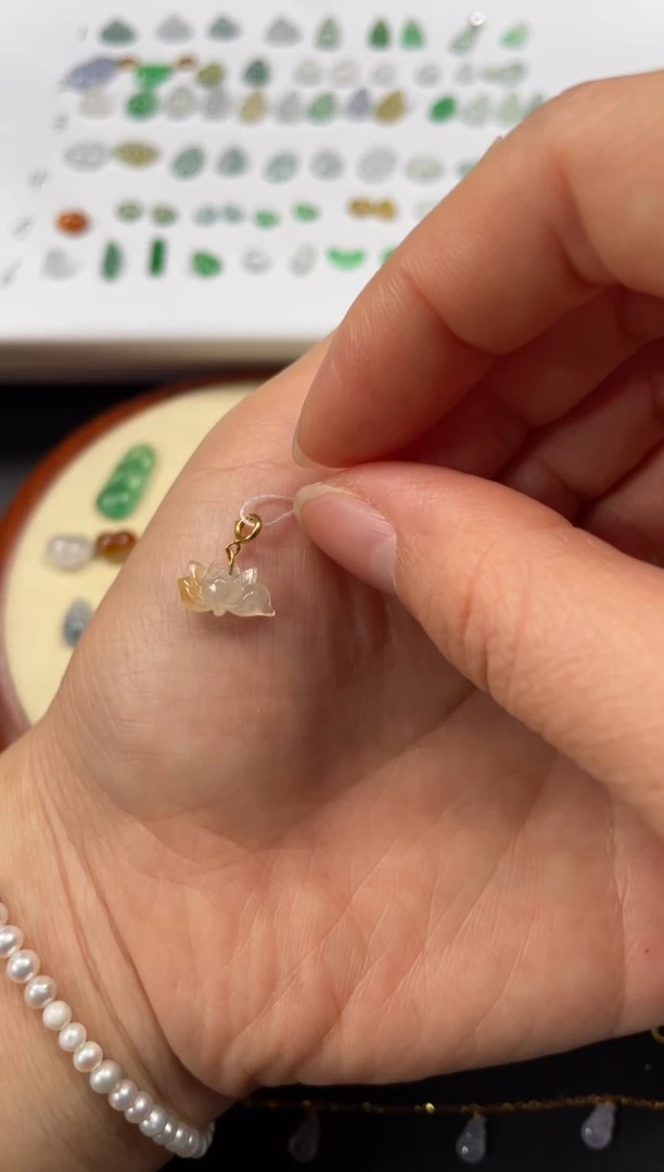 吊坠(不含链)18K金镶嵌翡翠一个JK502