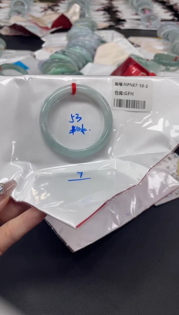 未镶嵌手镯翡翠翡翠手镯