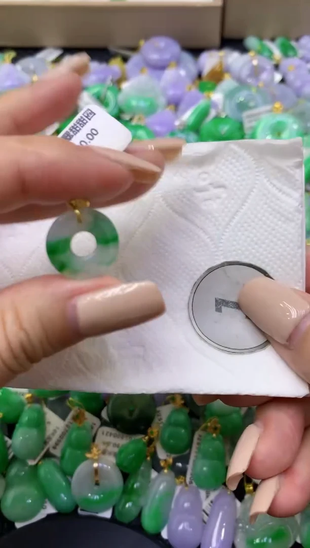 颈饰未镶嵌翡翠天然缅甸翡翠A货