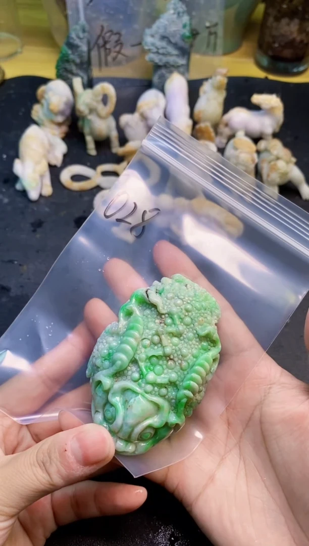 翡翠未镶嵌颈饰天然翡翠大金蟾028