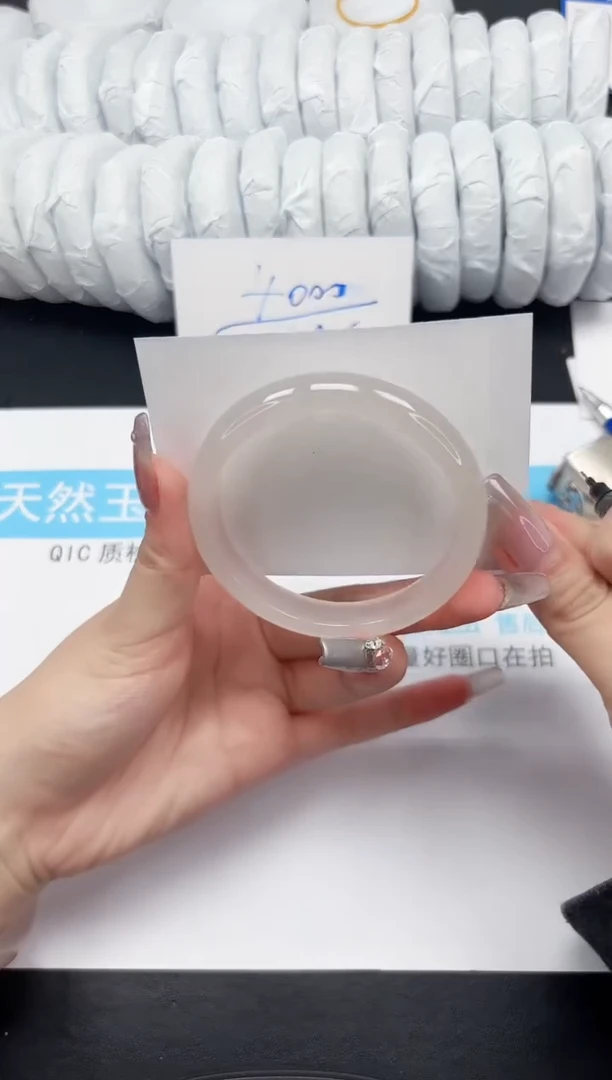 【闪购商品】石英质玉手镯未镶嵌66-59