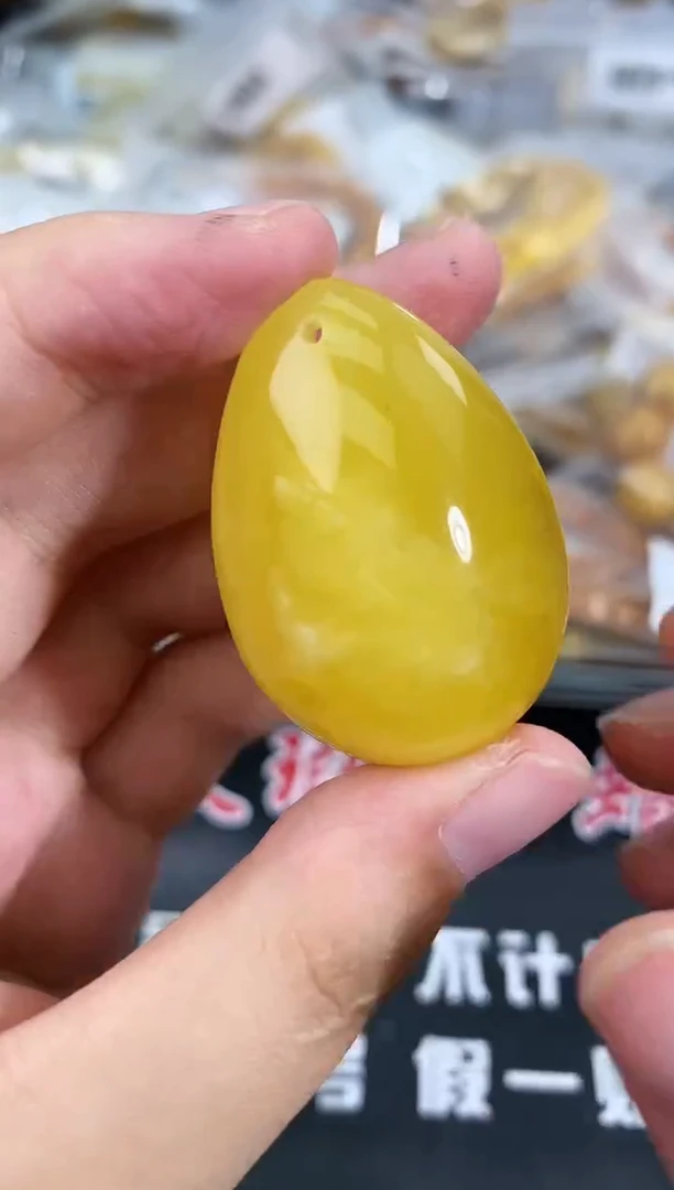 蜜蜡未镶嵌珠宝奇石209
