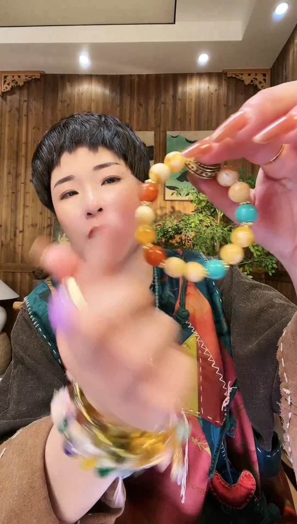 未镶嵌颈饰琥珀00000000384