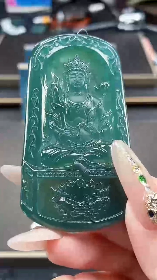 翡翠未镶嵌颈饰六**顺DLZ25081336