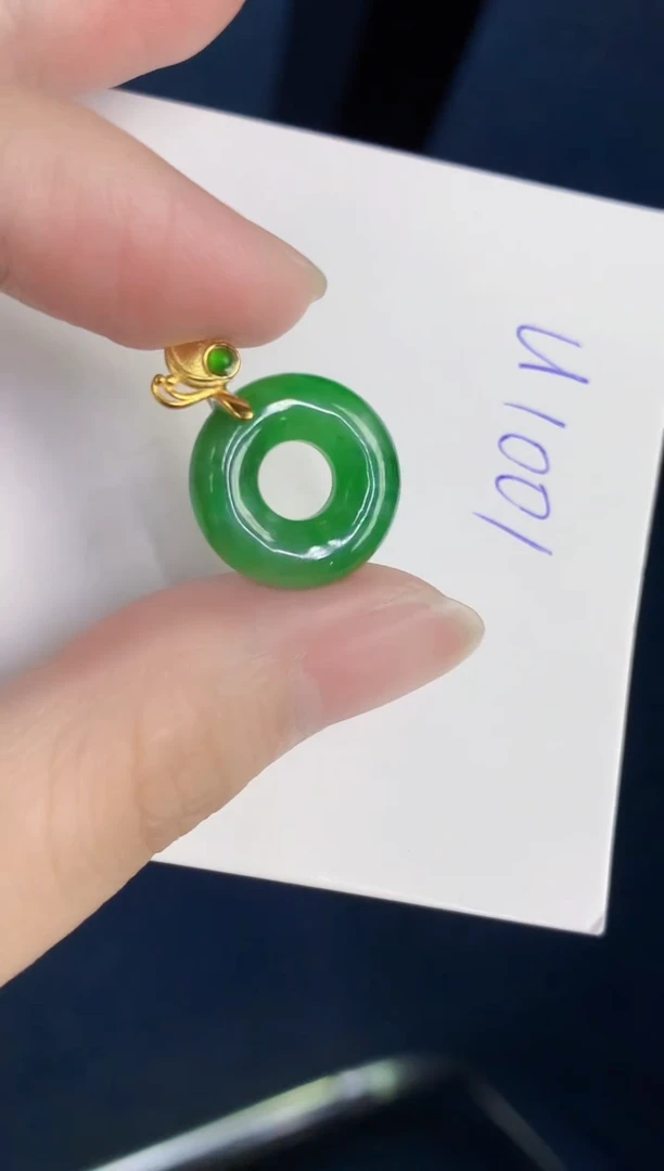 颈饰未镶嵌翡翠天然翡翠缅甸A货