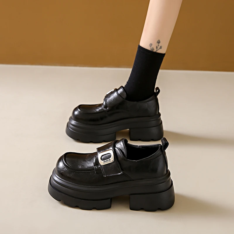 真皮厚底时尚米色小皮鞋2025春秋新款英伦百搭圆头乐福鞋搭扣单鞋