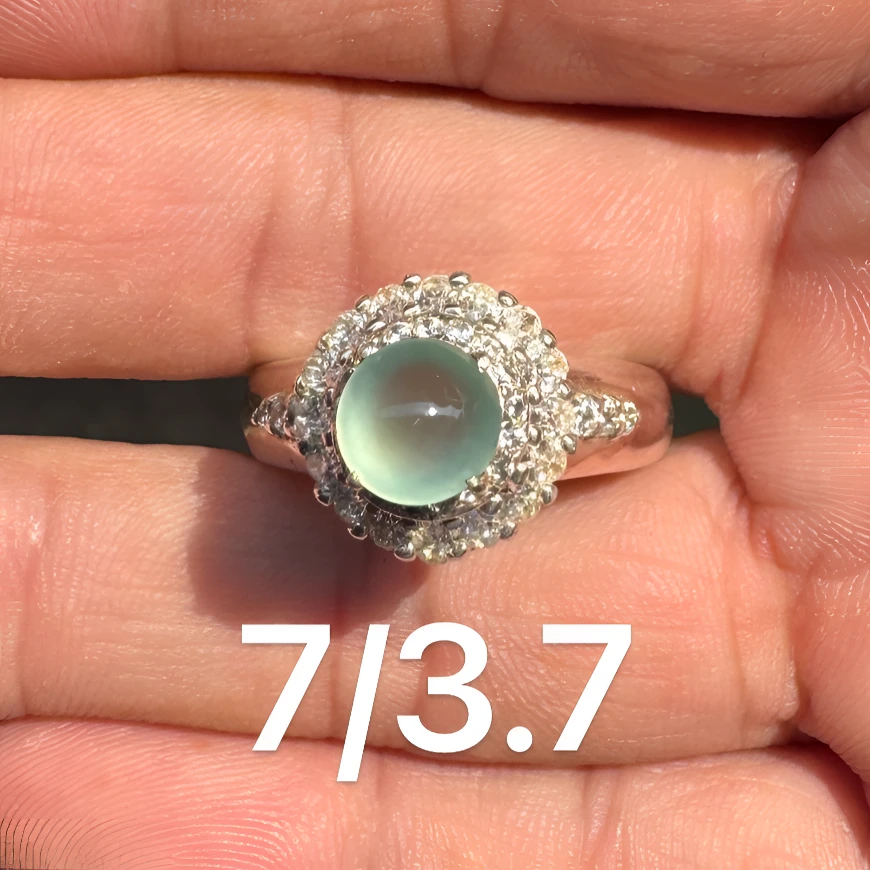 0509(小哪吒在源头)冰玻种翡翠正圆晴钢戒面干净肉细荧光足M40