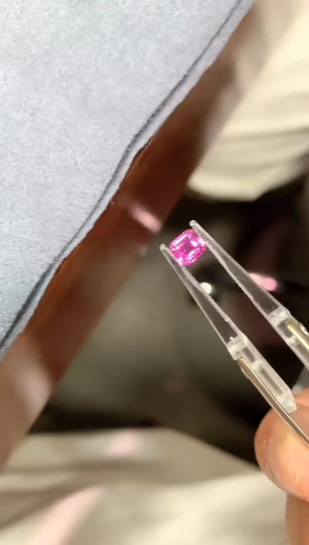 蓝宝石裸石1.1ct AGL00577