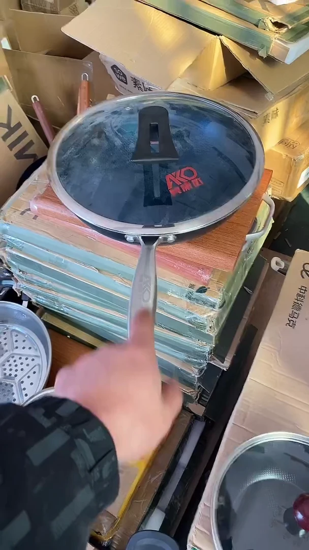 1钛 不锈钢炒锅32有盖