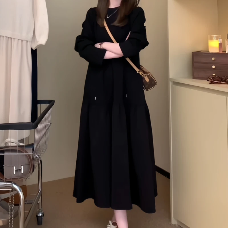 早秋时尚风韩系新款连衣裙设计感圆领收腰气质显瘦百搭长款小黑裙