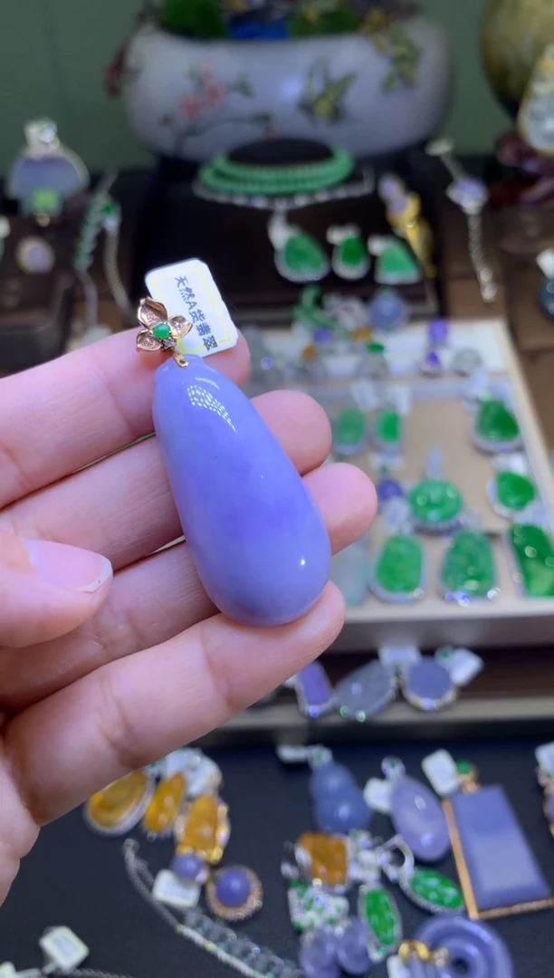 翡翠18K金镶嵌颈饰翡翠A货