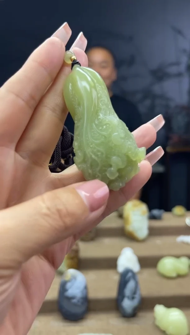 颈饰未镶嵌和田玉1