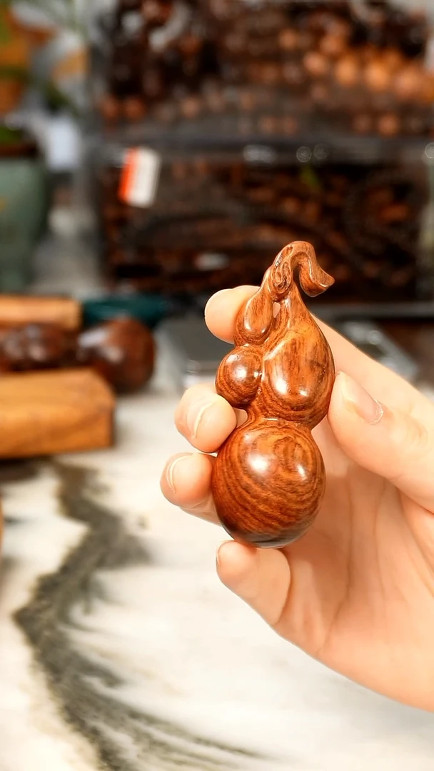 黄花梨/降香黄檀海黄好事发生花生手把件