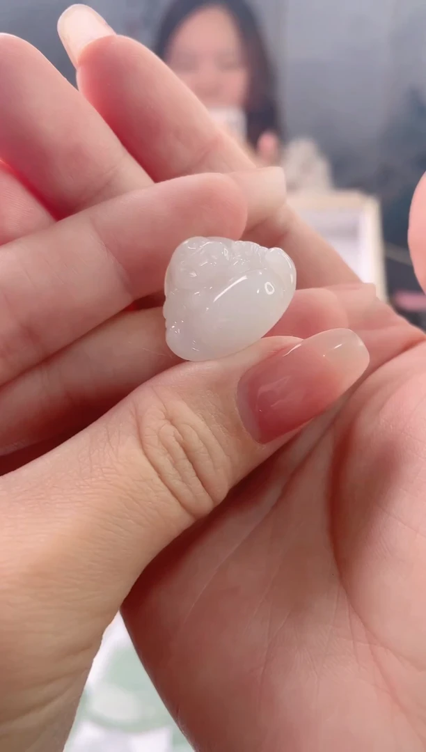 翡翠未镶嵌吊坠(赠链)佛公