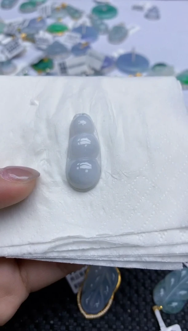 【闪购商品】翡翠颈饰未镶嵌天然翡翠A货