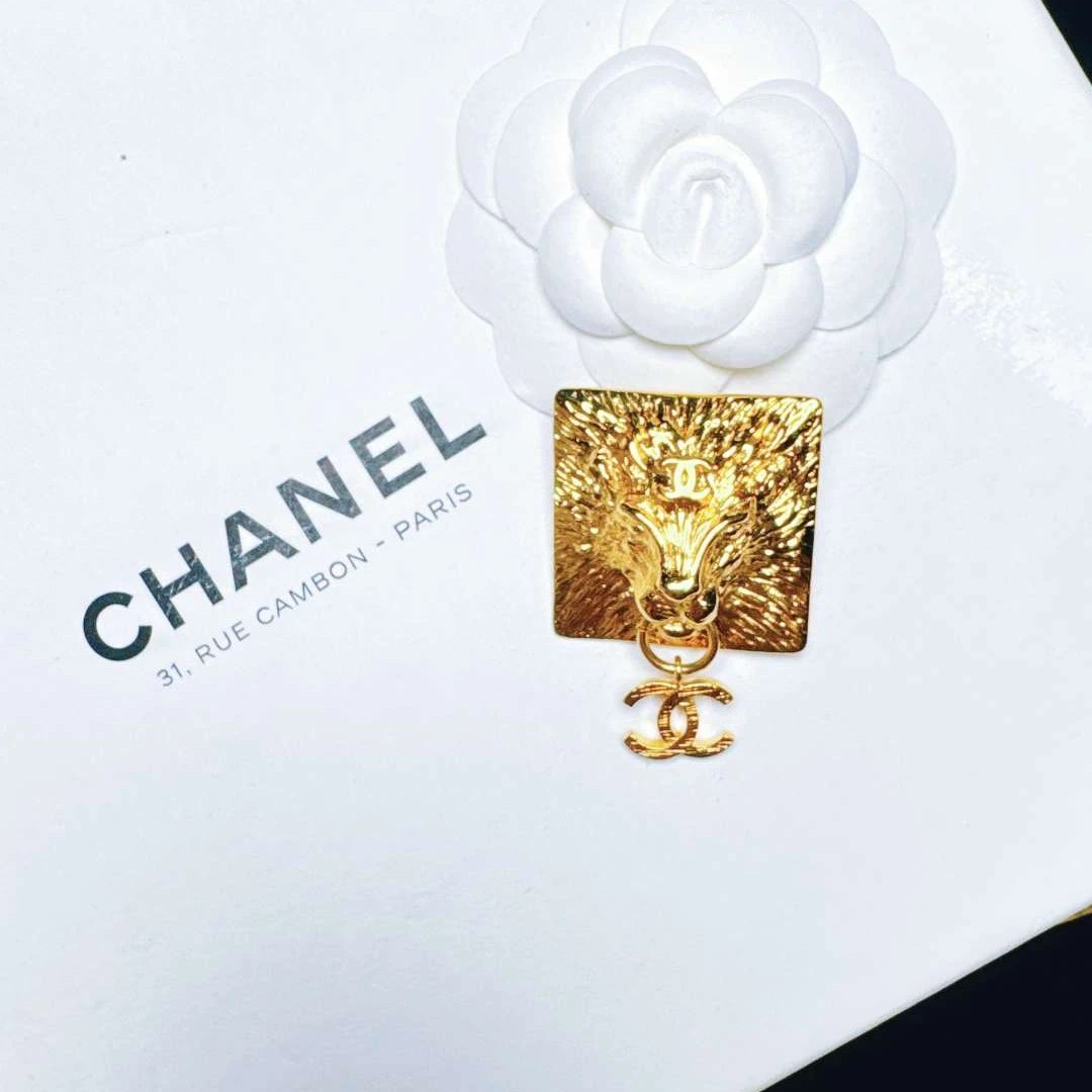 95新 Chanel/香奈儿 柚礼中古/香奈儿方形狮子双c胸针NXP