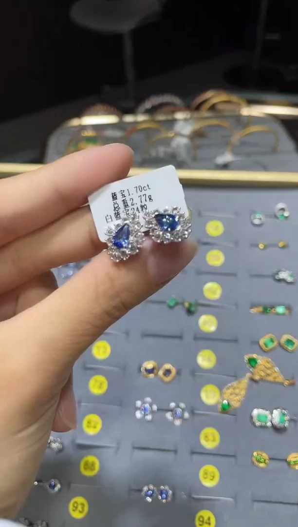 耳饰蓝宝石18K金镶嵌1