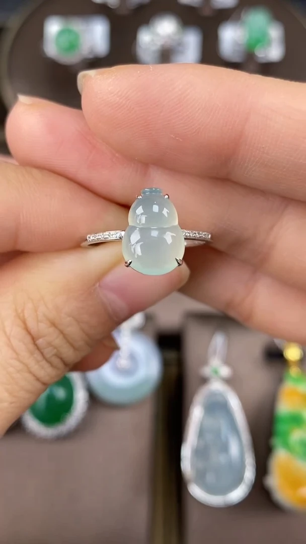 【闪购商品】翡翠戒指18K金镶嵌翡翠戒指