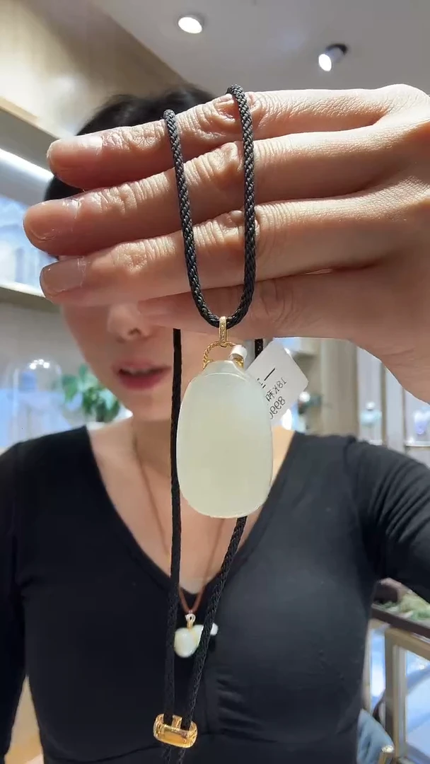 颈饰18K金镶嵌和田玉@****沈【26】多样性发一