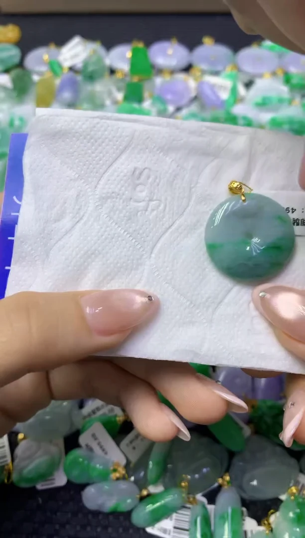 颈饰未镶嵌翡翠天然缅甸翡翠A货