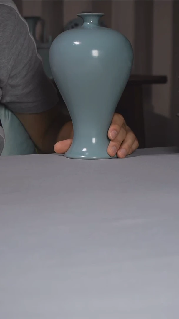 梅瓶微瑕·········