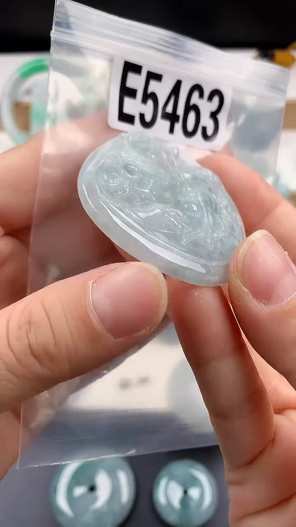 颈饰未镶嵌翡翠天然翡翠吊坠挂件