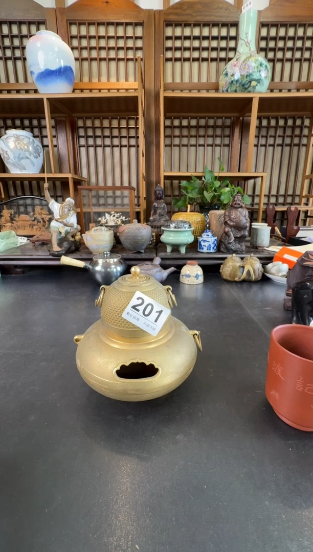 摆件华*  注意：回流商品，默认有瑕，不退不换。