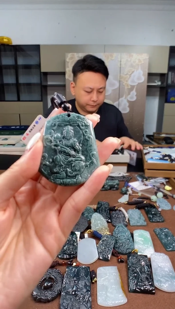 颈饰未镶嵌翡翠多样性发其一