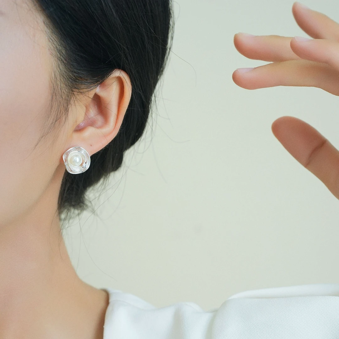 铜合金耳饰 简约多层花朵磨砂银色耳环小众设计感高级新款耳钉