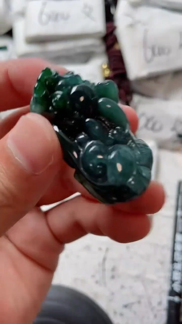 翡翠未镶嵌颈饰8888888888