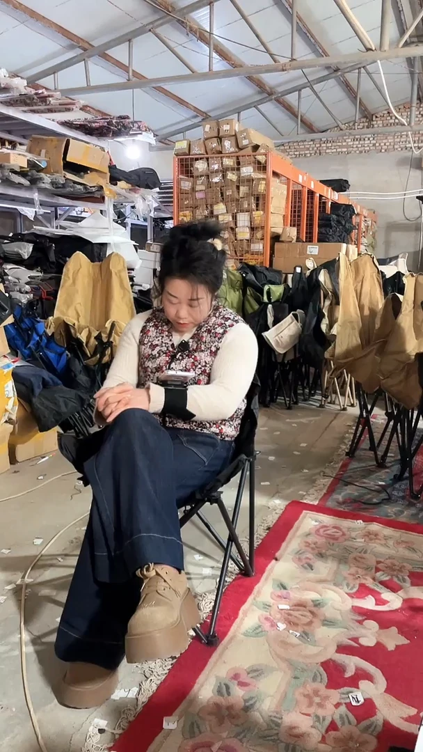 铁瑕疵 低背月亮椅 黑色