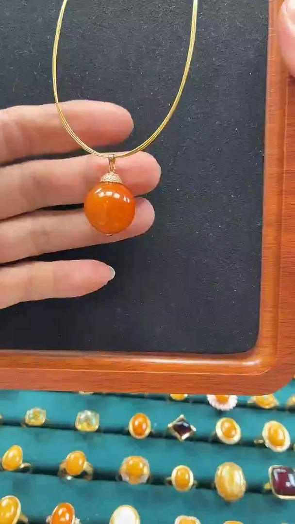 琥珀吊坠(赠链)银S925镶嵌蜜蜡单珠吊坠