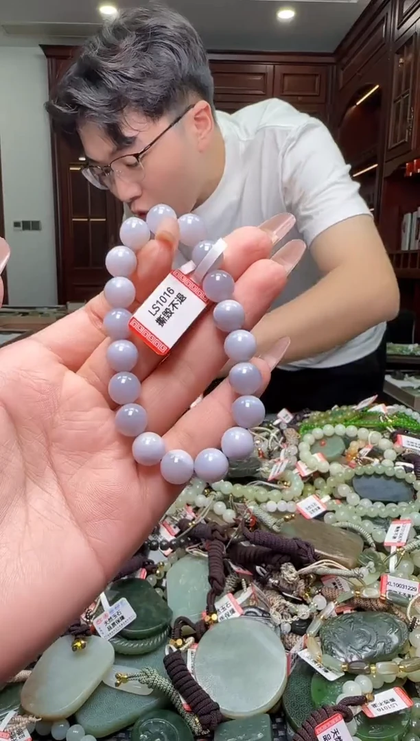 颈饰未镶嵌和田玉多样性发一