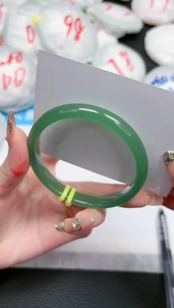 【闪购商品】石英质玉手镯未镶嵌149-59.8